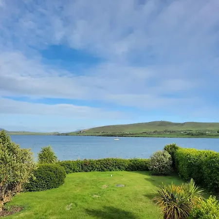 Apartment Garden Meets Blue Sea For 2 People Dingle