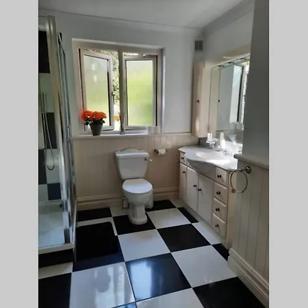 Garden Meets Blue Sea For 2 People شقة دينغل