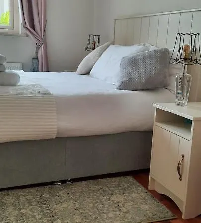 Garden Meets Blue Sea For 2 People دينغل