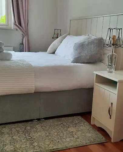 Garden Meets Blue Sea For 2 People 딩글